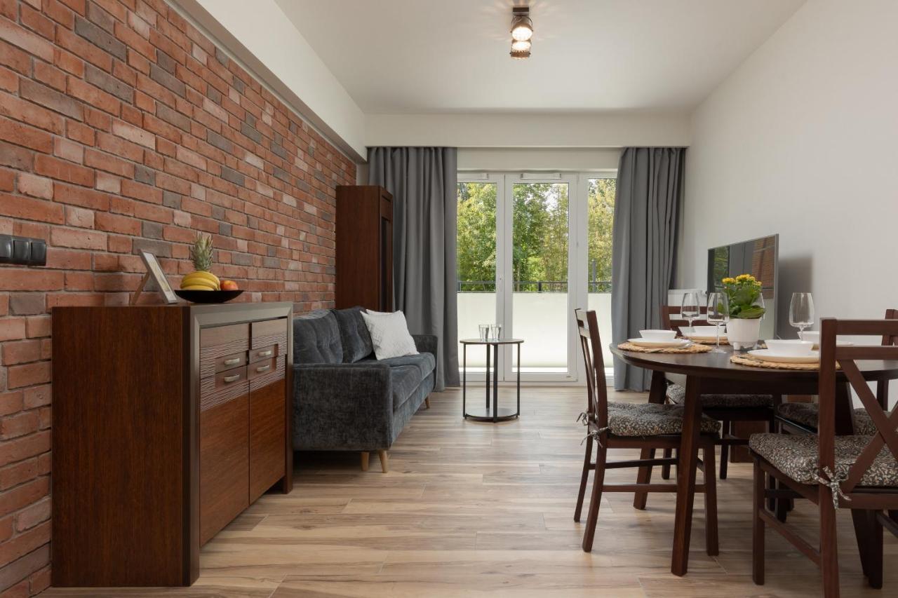 Apartment With Balcony & Parking Near Manufaktura Lodz By Renters Prestige Exterior photo
